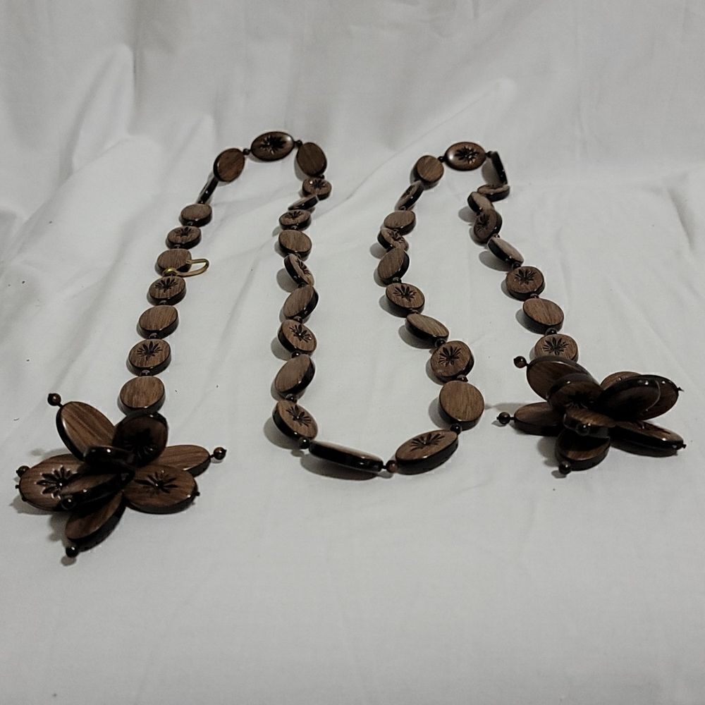 Vintage wooden necklace